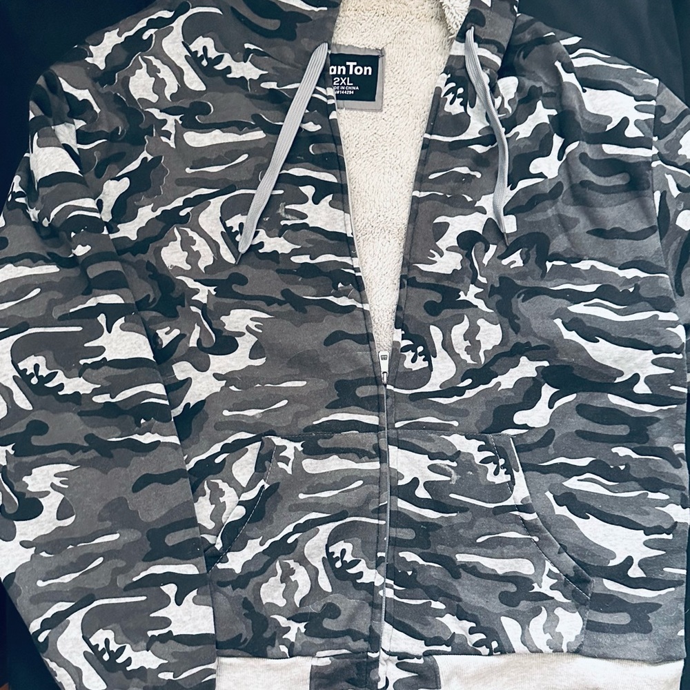 Gray Camouflage Hoodie Men’s Size XXL Han Ton